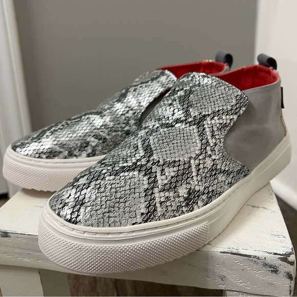 Hey Dude Peyton Snake Grey Size 9 - Picture 1 of 9